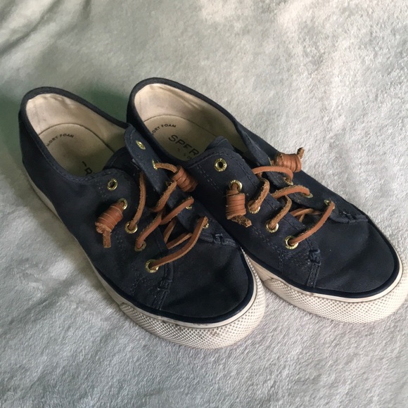 NAVY BLUE SPERRY’S - Picture 1 of 10